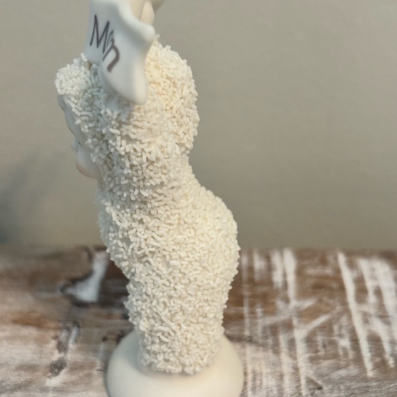 Department 56 I Love Mom Figurine - Cream and White - Picture 7 of 10